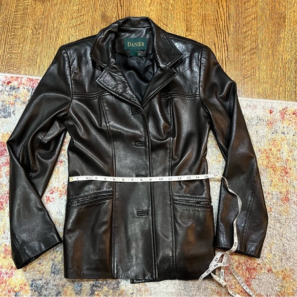 Women's Danier Black Leather Classic Blazer Style Jacket Size - Picture 11 of 11